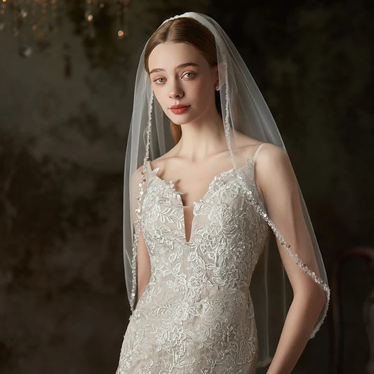 V766 Wedding Bridal Veil One-Layer Tulle Sequined-Beading Edge White Handmade Brides to Be Headdress Veil with Alloy Hair Comb