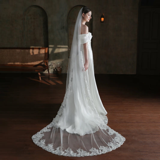 V860 Luxurious White Wedding Bridal Headdress Veil One-Layer Tulle Lace Appliqued Edge Long Chapel Brides to Be Veil