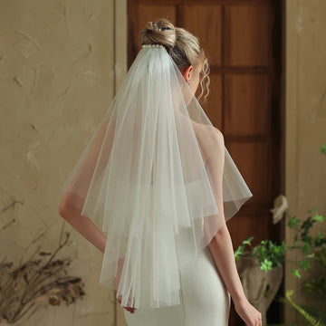 V380 Double Layer White Short Bridal Veil Simple Pearl Hair Comb Wedding Dress Accessories